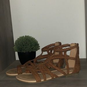 SO girls sandals